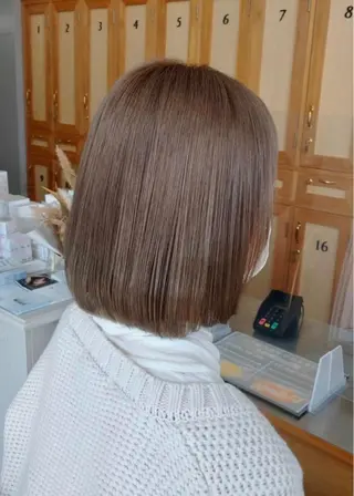 ミディアム カラー Loire SYURIのヘアスタイル