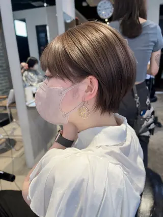 ショート カラー レイヤーカット/前髪 顔まわり/大田哲也のヘアスタイル