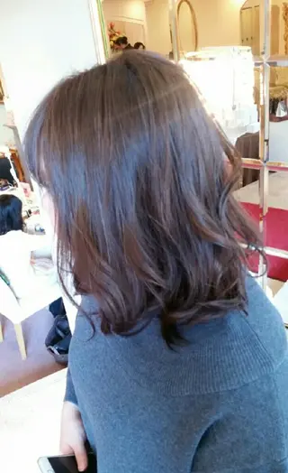 ミディアム カラー 美谷添（ミヤゾエ） まどか大人ヘアサロンのヘアスタイル