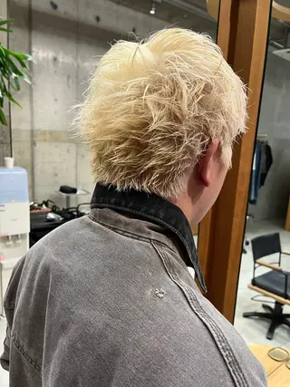 カラー 瑠己杏 :ボブ/ ハイトーンワンカラーのヘアスタイル