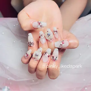 ネイル ピンキー 池田公園店のネイルデザイン