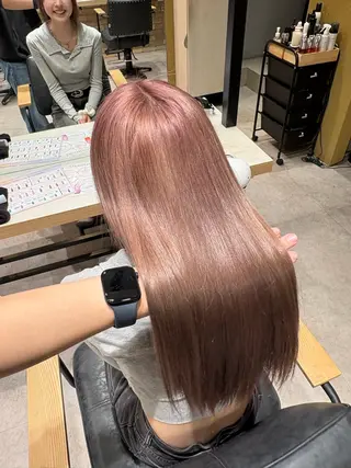 セミロング カラー フェザー/シャドウ/ メッシュパーマのヘアスタイル
