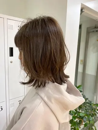 ミディアム オカダ ノゾミのヘアスタイル