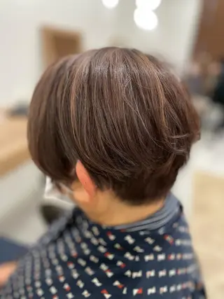 ショート カラー やまこし 美裕樹のヘアスタイル