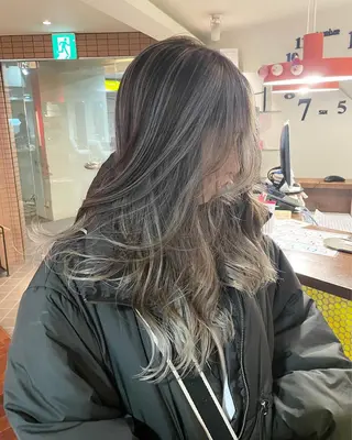 ロング カラー 髪質改善美容師 🪽YOSSYのヘアスタイル