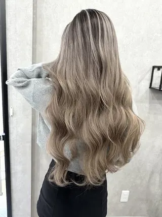ロング カラー ヘアアレンジ ハイトーン カラーのヘアスタイル