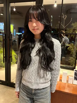 ロング 和泉市フルール 古賀　薫のヘアスタイル