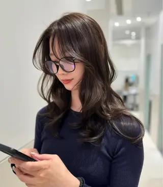 セミロング 透明感カラー 🪽AYAKAのヘアスタイル