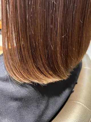 ミディアム カラー bh.maara デザイン／ハイトーンのヘアスタイル