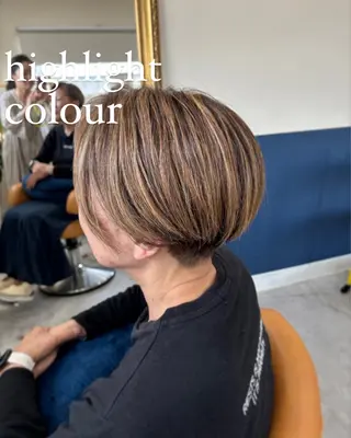 ショート カラー 髪の家 tikiのヘアスタイル