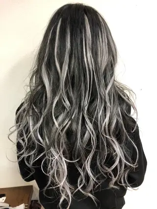 ロング カラー ダブルスキルエクステ /羽エクステ白石宇由のヘアスタイル