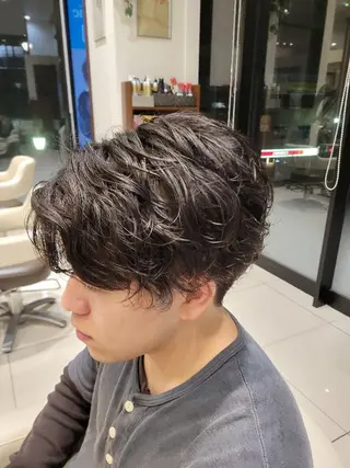 メンズ パーマ 渡辺 将功のヘアスタイル