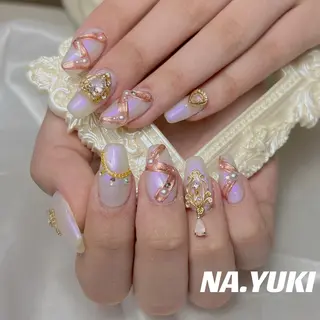 ネイル 🦋 Queenieのネイルデザイン