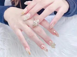 ネイル AKIKO ネイルサロンのネイルデザイン