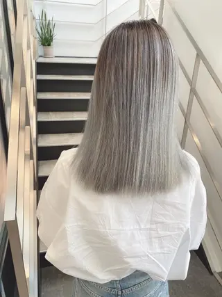 セミロング カラー 【Diar】オーナー アキヨシケンタのヘアスタイル