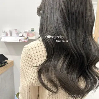 ロング カラー 柔らかオリーブ🌿 HIMARI🌻のヘアスタイル