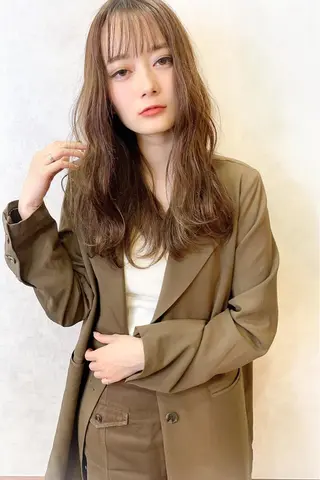 セミロング ヘアールーム アートのヘアスタイル