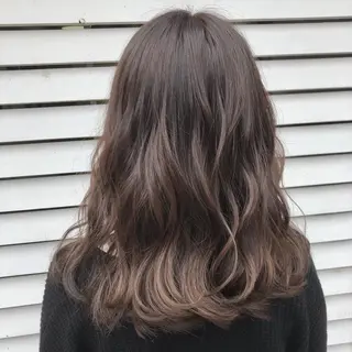 セミロング カラー 菅沢 奈生のヘアスタイル