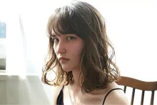ミディアム カラー 中川 茜里のヘアスタイル