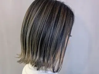 カラー ミディアム LOOP 佐藤のヘアスタイル