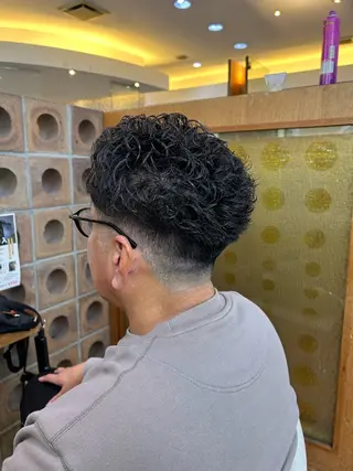 パーマ メンズ TUM🔥フェード/ メンズパーマのヘアスタイル