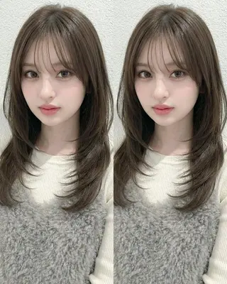 セミロング カラー 韓国レイヤー⋆౨ৎﾟ 透カラー🩶／ユウキのヘアスタイル