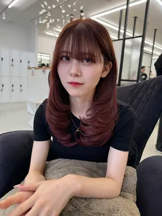 セミロング 似合わせカットが 得意な美容師のヘアスタイル