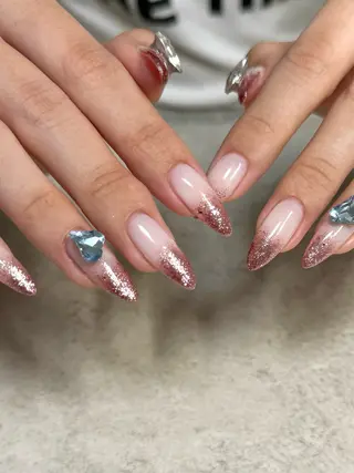 ネイル ネイルルーム チャームのネイルデザイン