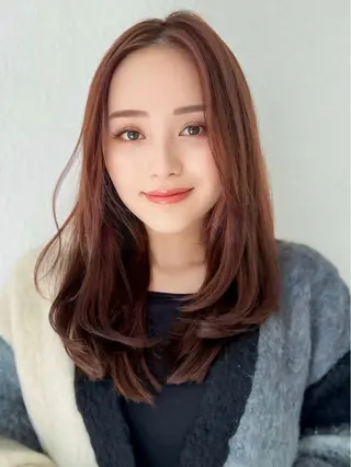 セミロング 白井 音羽のヘアスタイル