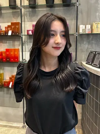 セミロング 縮毛矯正・似合わせ タナカ レイヤのヘアスタイル