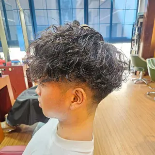 特殊パーマ 片山恭兵のヘアスタイル