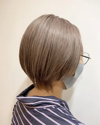 ショート カラー 薄田 珠美のヘアスタイル