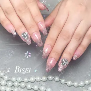 ネイル 🦋 Queenieのネイルデザイン