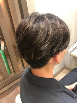 ショート カラー メンズ 阿部 美咲のヘアスタイル