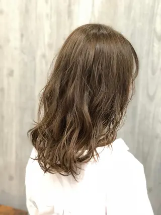 セミロング カラー 及川 祐輔のヘアスタイル