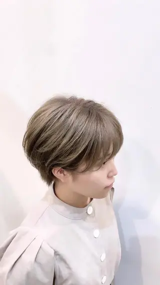 ショート リサ tonieのヘアスタイル