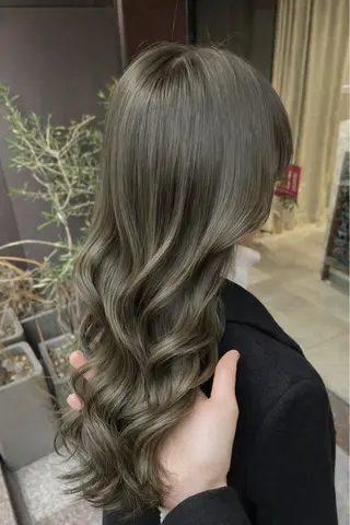 カラー 美髪矯正/髪質改善 /透明感ある艶カラーのヘアスタイル