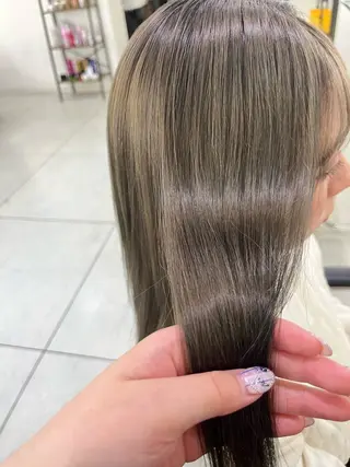セミロング カラー 杉山 愛のヘアスタイル