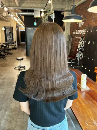 ミディアム カラー the BRIDGE 加藤みのりのヘアスタイル