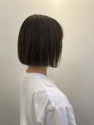 ショート ツノガイ エリのヘアスタイル
