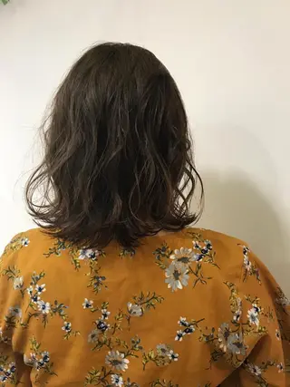 ミディアム カラー いけだ　ひかり ハイライトくびれヘアのヘアスタイル
