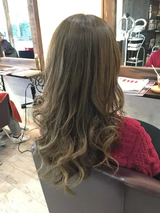 ロング カラー 松本 亮のヘアスタイル