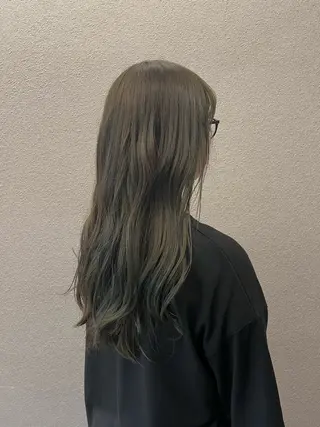 カラー aimi/ cyaco gのヘアスタイル