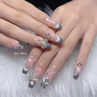 ネイル Hin Nailsのネイルデザイン