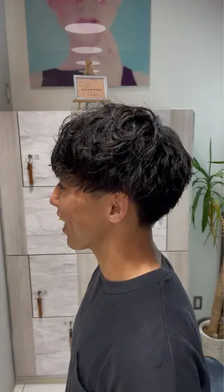 ショート パーマ メンズ 伊藤 隆星のヘアスタイル