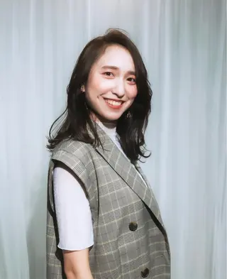 ミディアム カラー ヘアアレンジ シェアハピ ヤマモトのヘアスタイル