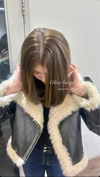 カラー 岡本 蒼奈のヘアスタイル