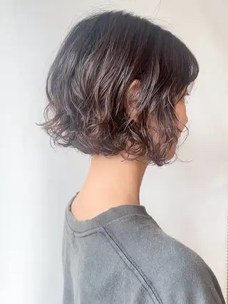 ショート パーマ 松岡彩華 ボブ /グレージュのヘアスタイル