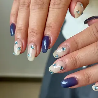 ネイル 𝗺𝗮𝗸𝗶 .のネイルデザイン