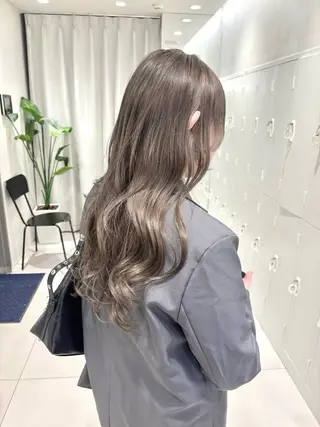ロング カラー 透明感カラー・レイヤ ー🎀amika🎀のヘアスタイル